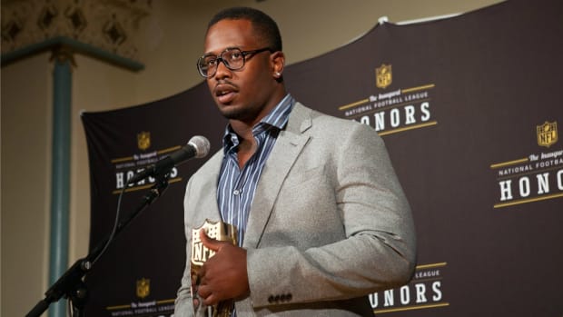 denver-broncos-von-miller-geek-squad.jpg